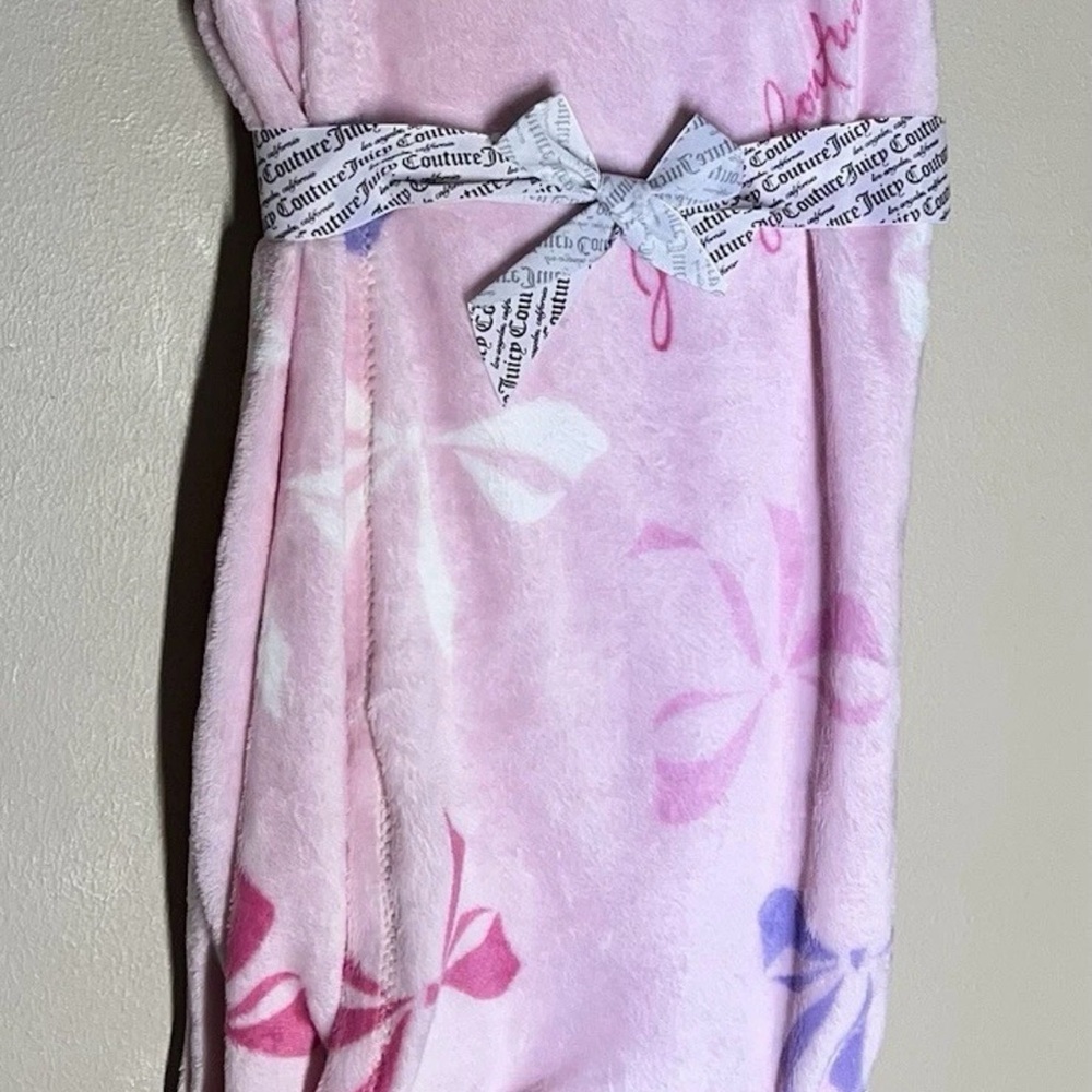 New Juicy Couture 50x60  Plush Throw #110